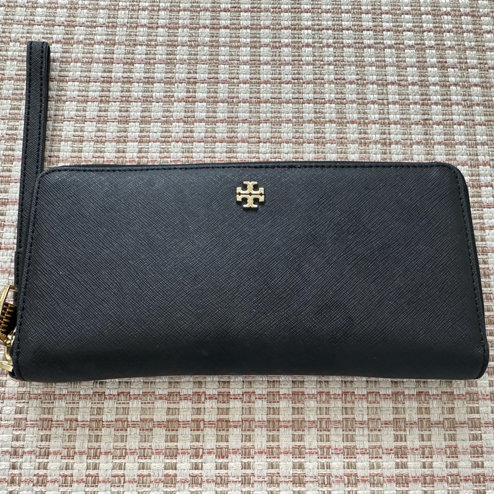 Tory Burch Emerson Continental Wristlet